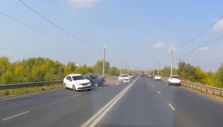 Массовая авария с участием шести машин в Самаре попала на видео