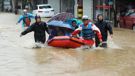 На юго-западе Китая пять человек погибли из-за наводнения